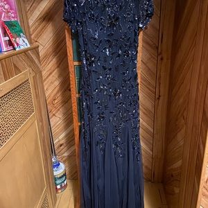 Adrianna Papell Women’s Floral Beaded Special Occasion Gown, Navy, size 8